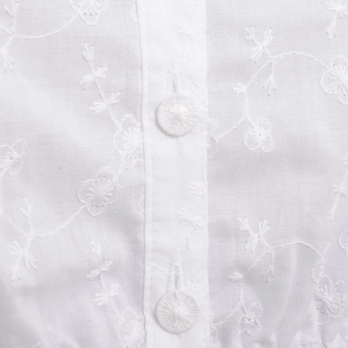 Country Line Dirndlbluse In Weiß 4 Country Line Dirndlbluse In Weiß – Bild 2