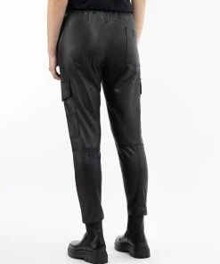 DreiMaster Vintage Lederhose Embell In Schwarz 10 DreiMaster Vintage Lederhose Embell In Schwarz -Stockerpoint Verkaufsgeschäft dreimaster vintage lederhose embell in schwarz 3 scaled
