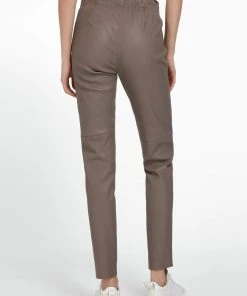 Peter Hahn Lederhose Leather In Greige 10 Peter Hahn Lederhose Leather In Greige -Stockerpoint Verkaufsgeschäft peter hahn lederhose leather in greige 2 scaled