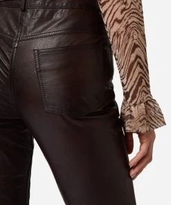 RICANO Lederhose 9809 In Braun -Stockerpoint Verkaufsgeschäft ricano lederhose 9809 in braun 3 scaled
