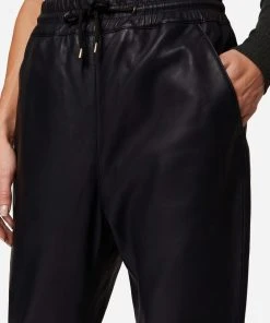 RICANO Lederhose Carillo In Schwarz -Stockerpoint Verkaufsgeschäft ricano lederhose carillo in schwarz 4 scaled