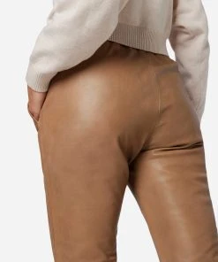 RICANO Lederhose Carillo In Taupe 12 RICANO Lederhose Carillo In Taupe -Stockerpoint Verkaufsgeschäft ricano lederhose carillo in taupe 4 scaled