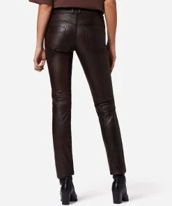 RICANO Lederhose Dorin In Braun -Stockerpoint Verkaufsgeschäft ricano lederhose dorin in braun 2 scaled