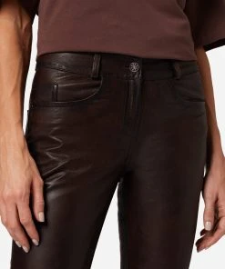 RICANO Lederhose Dorin In Braun -Stockerpoint Verkaufsgeschäft ricano lederhose dorin in braun 3 scaled