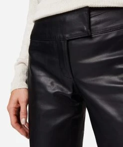 RICANO Lederhose Low Cut In Schwarz 12 RICANO Lederhose Low Cut In Schwarz -Stockerpoint Verkaufsgeschäft ricano lederhose low cut in schwarz 4 scaled
