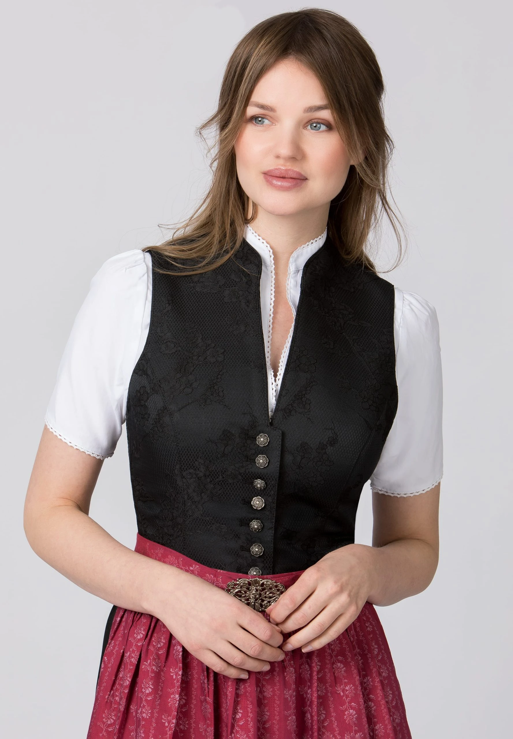 Stockerpoint Langes Dirndl "Lauryin" In Schwarz 8 Stockerpoint Langes Dirndl "Lauryin" In Schwarz – Bild 6