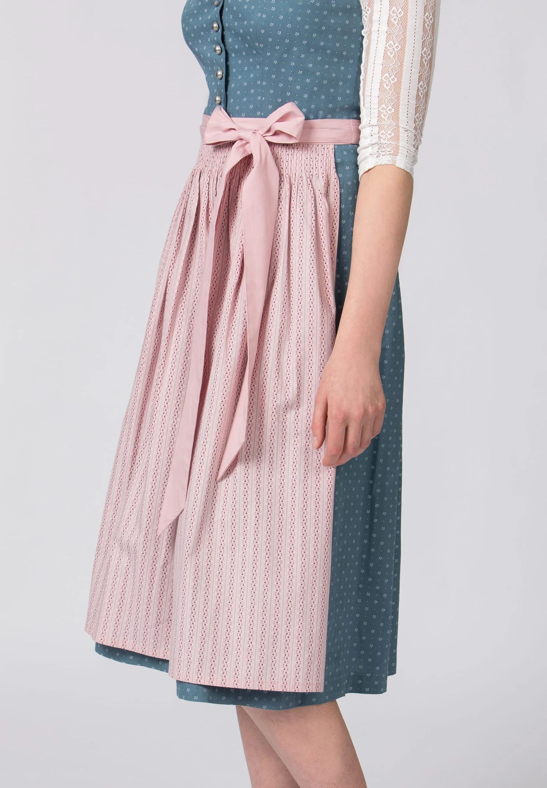 Stockerpoint Langes Dirndl "Madeline" In Rauchblau 6 Stockerpoint Langes Dirndl "Madeline" In Rauchblau – Bild 4