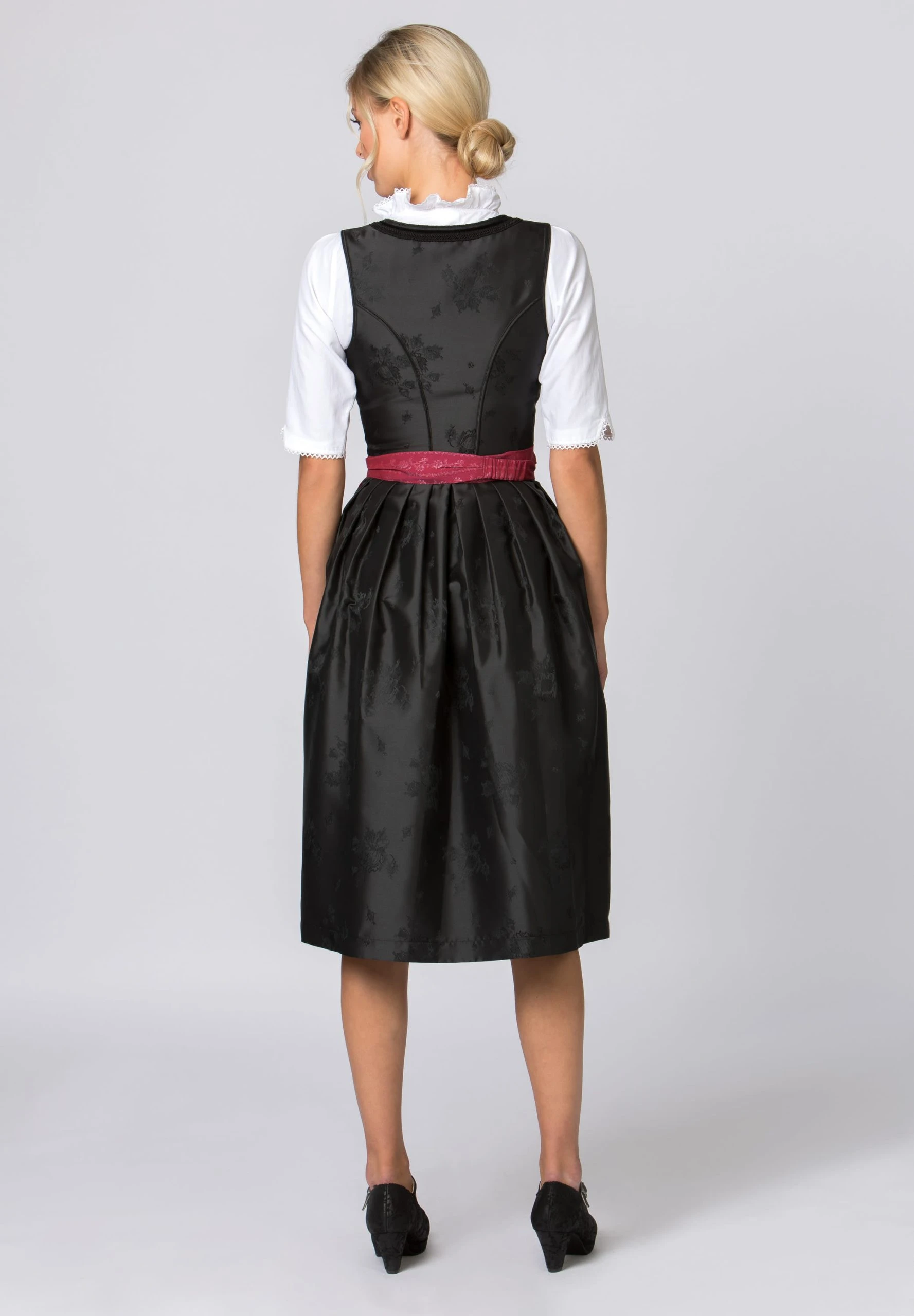 Stockerpoint Langes Dirndl "Odette" In Schwarz 6 Stockerpoint Langes Dirndl "Odette" In Schwarz – Bild 4