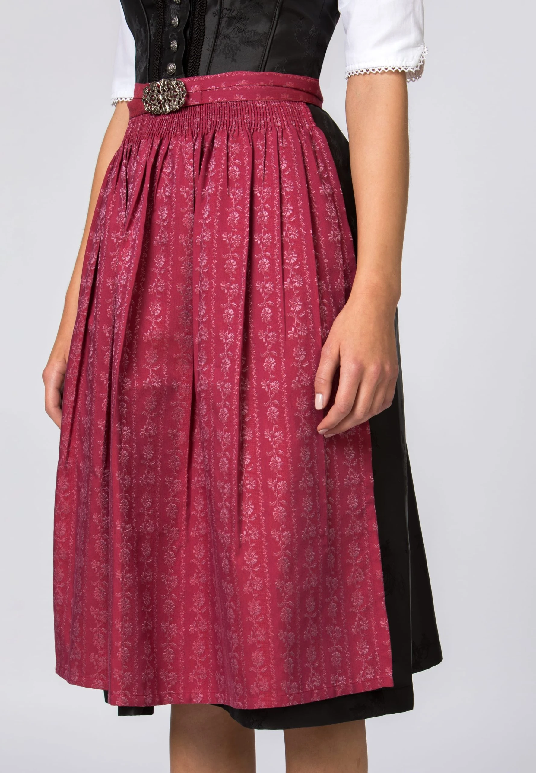 Stockerpoint Langes Dirndl "Odette" In Schwarz 8 Stockerpoint Langes Dirndl "Odette" In Schwarz – Bild 6