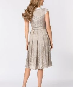 Stockerpoint Langes Dirndl "Sidonia" In Creme -Stockerpoint Verkaufsgeschäft stockerpoint langes dirndl sidonia in creme 2 scaled