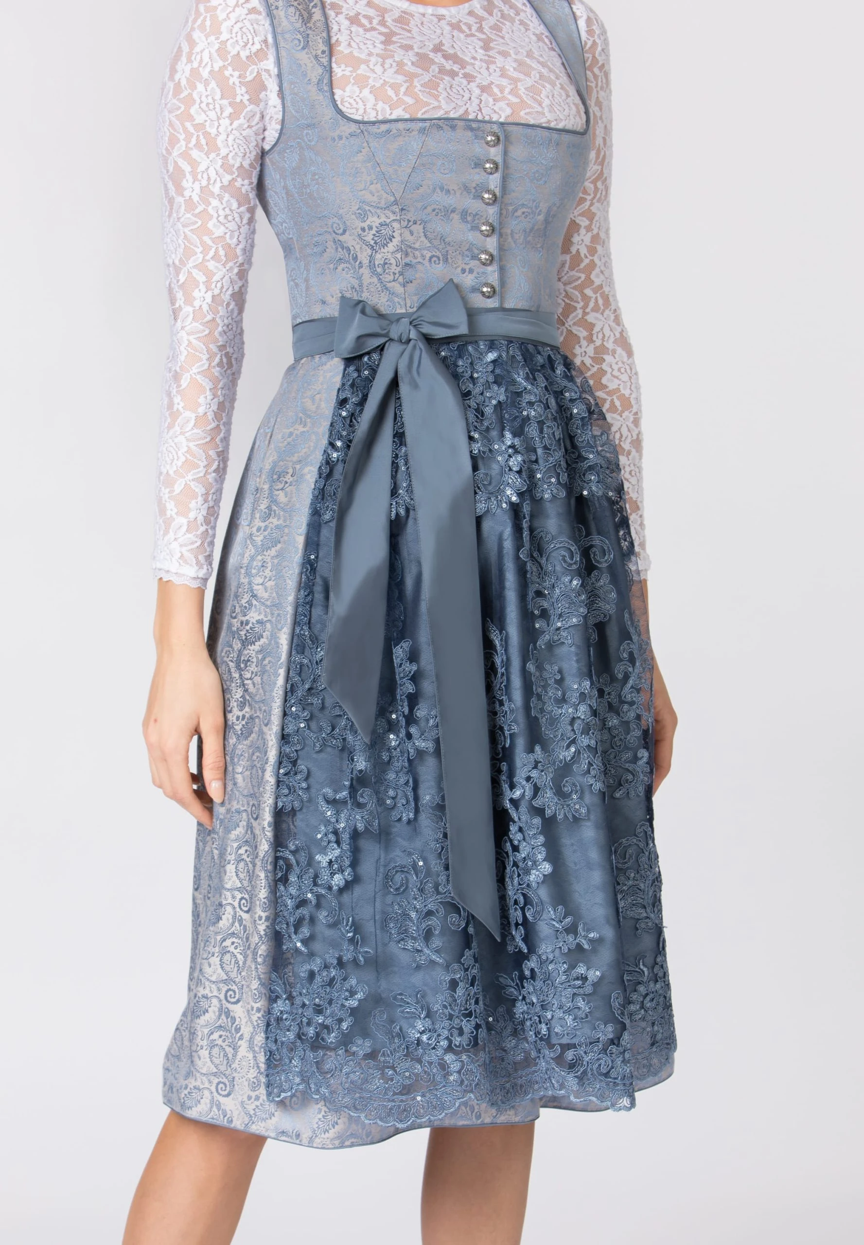 Stockerpoint Langes Dirndl "Sidonia" In Rauchblau 6 Stockerpoint Langes Dirndl "Sidonia" In Rauchblau – Bild 4