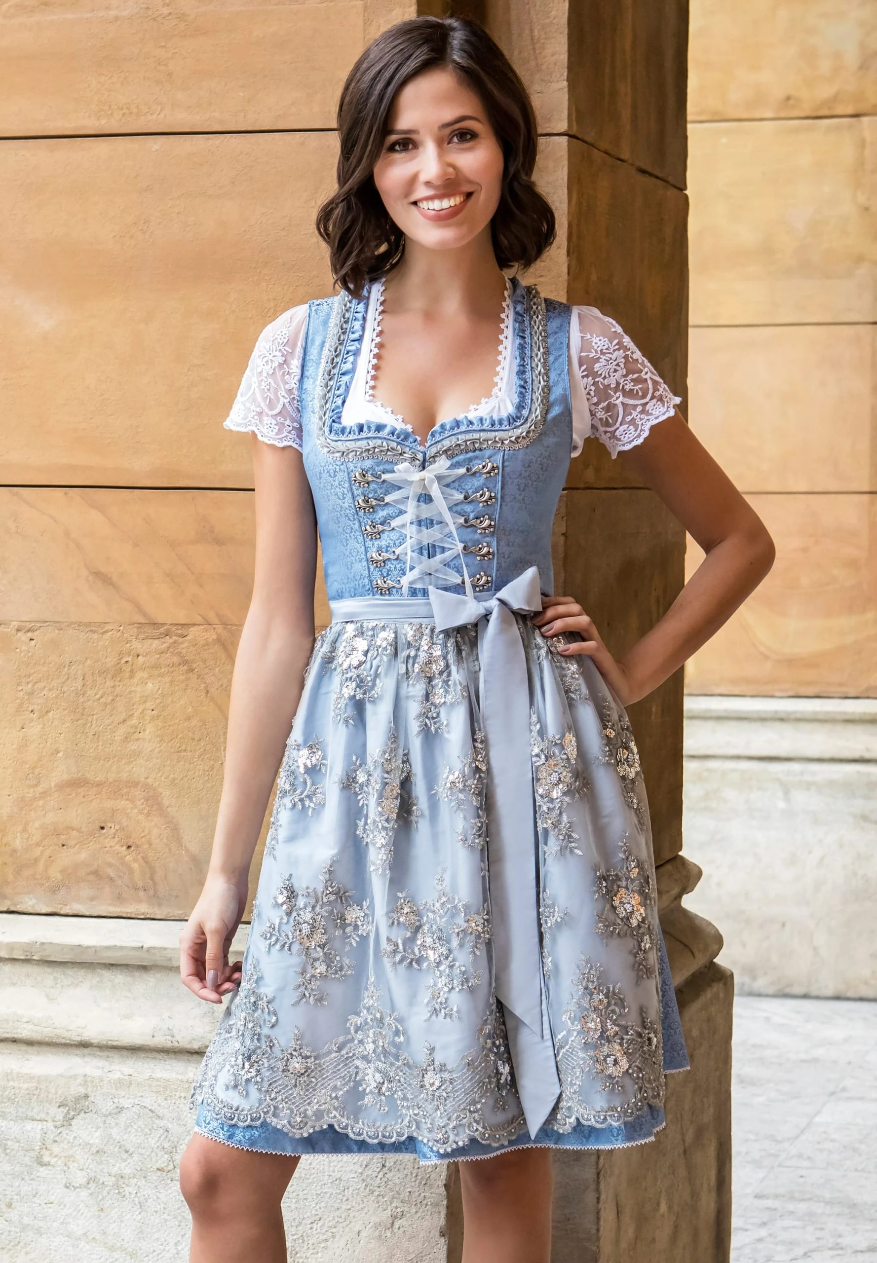 Stockerpoint Midi Dirndl "Anastasia" In Hellblau-silber 8 Stockerpoint Midi Dirndl "Anastasia" In Hellblau-silber – Bild 6